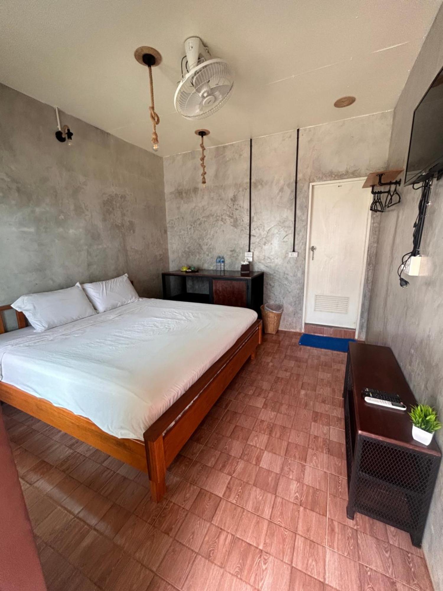 Tchin Tchin Guesthouse Ко-Чанг Екстер'єр фото