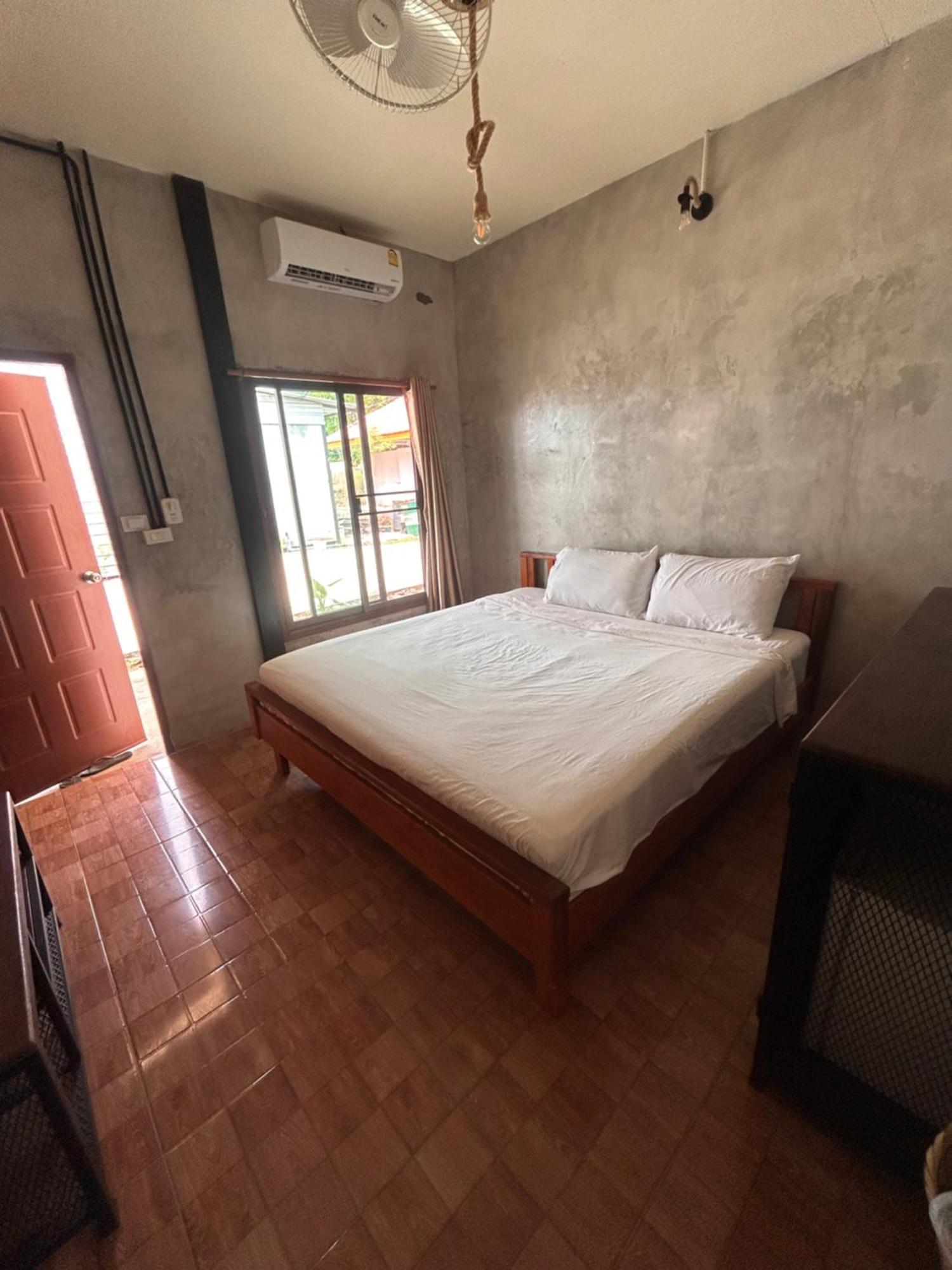 Tchin Tchin Guesthouse Ко-Чанг Екстер'єр фото